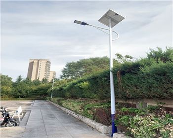 西北政法大學(xué)長安校區(qū)6米太陽能路燈項(xiàng)目